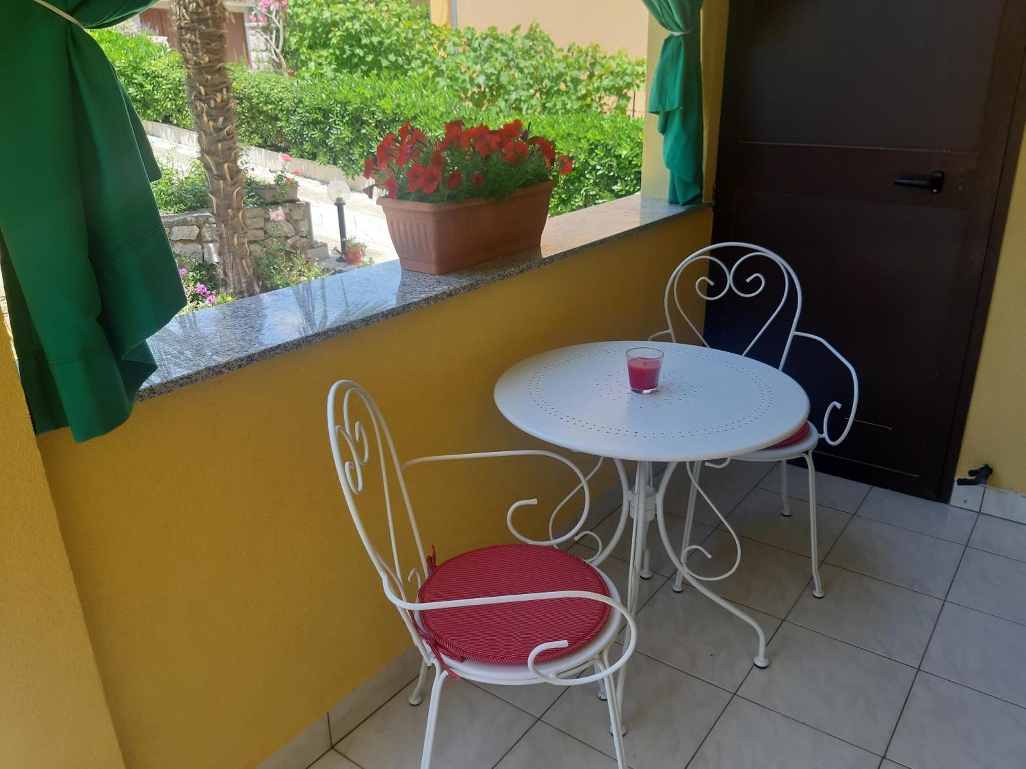 Soba Ana Hotel Cres Exterior photo